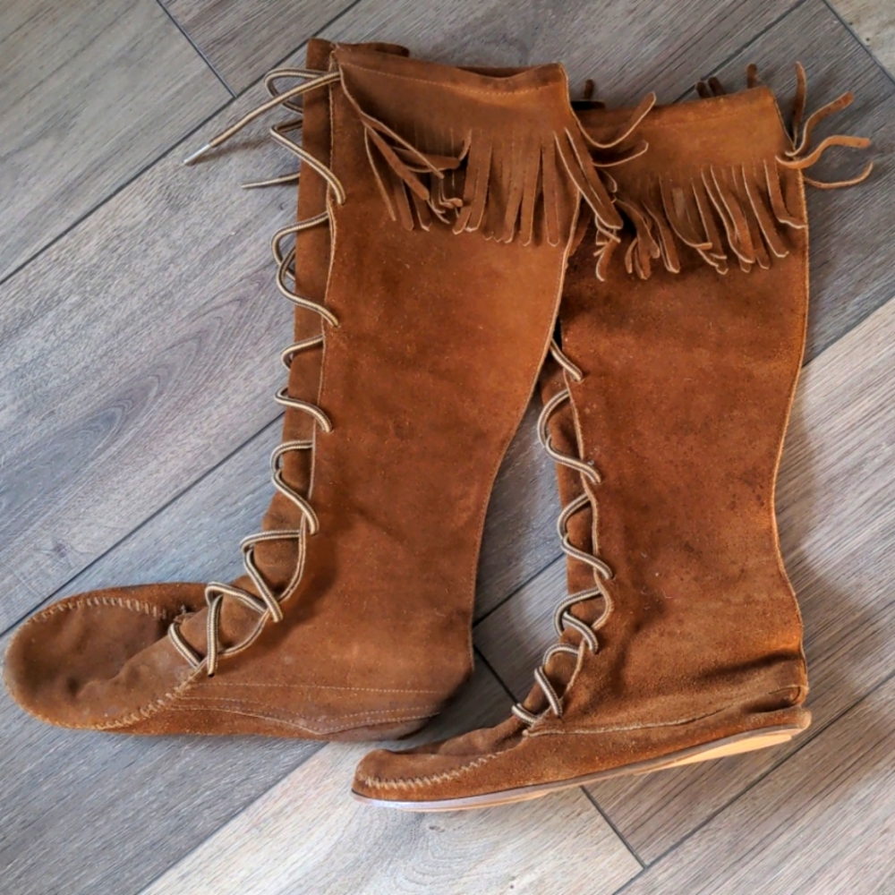 Women's size 8 tall moccasin boots